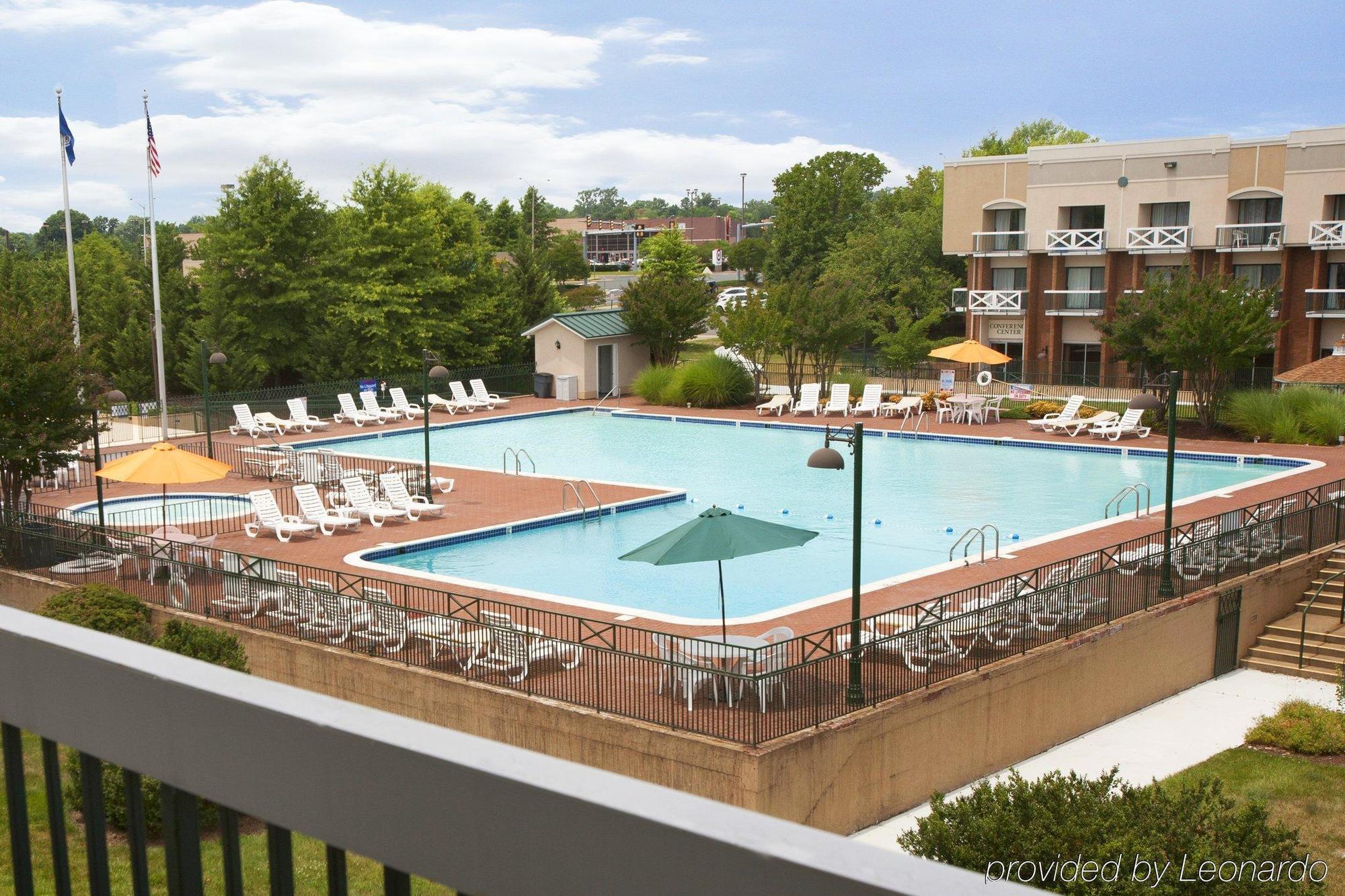 Clarion Hotel & Suites - Convention Center Fredericksburg Faciliteiten foto