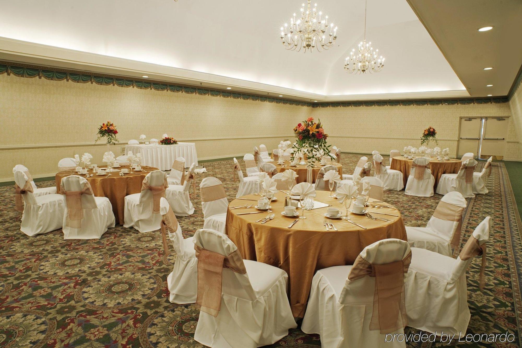 Clarion Hotel & Suites - Convention Center Fredericksburg Restaurant foto