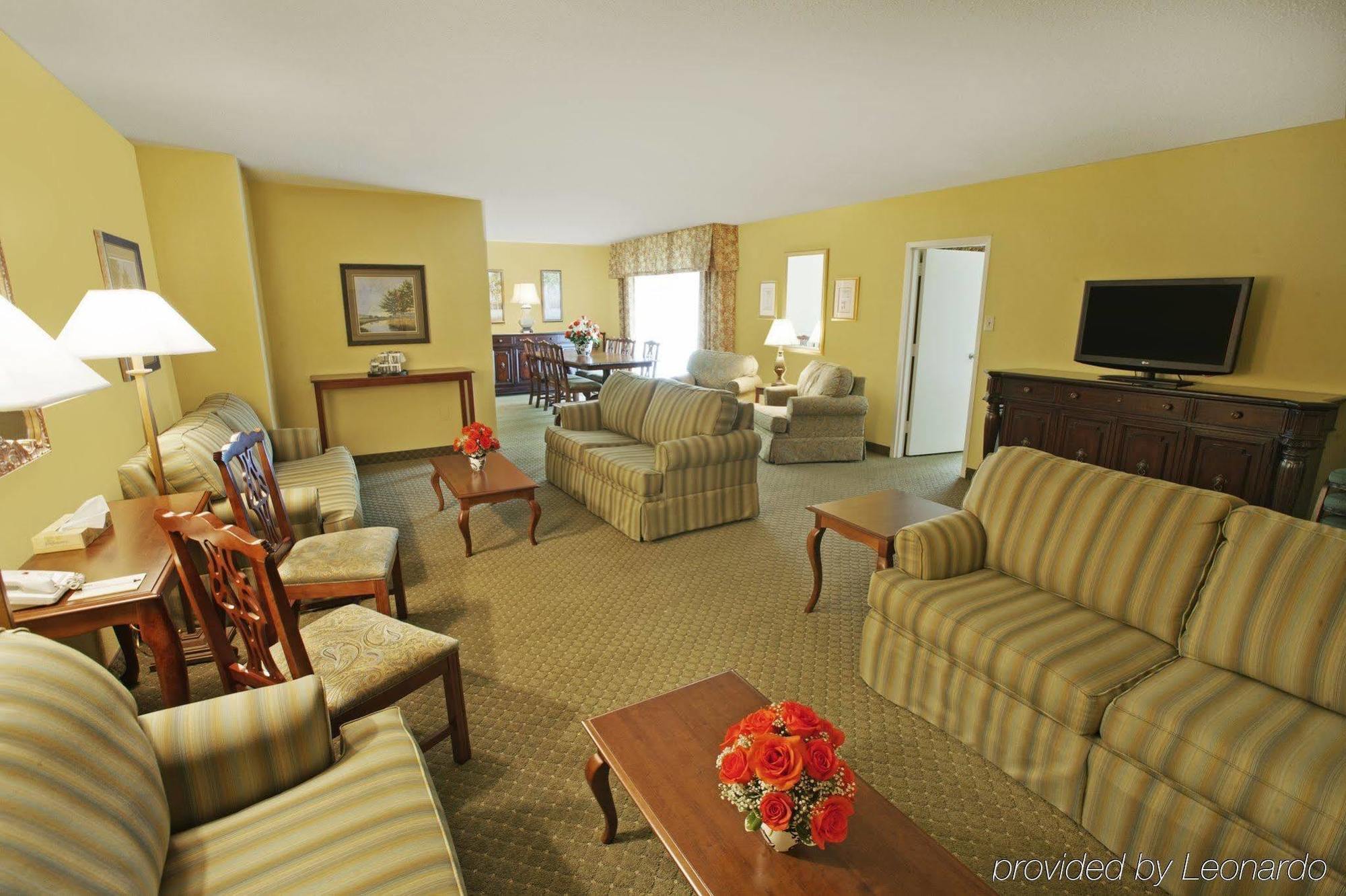 Clarion Hotel & Suites - Convention Center Fredericksburg Buitenkant foto